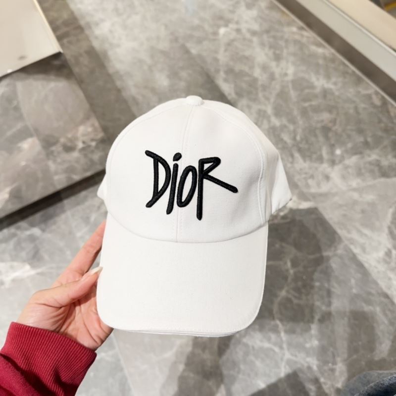 CHRISTIAN DIOR